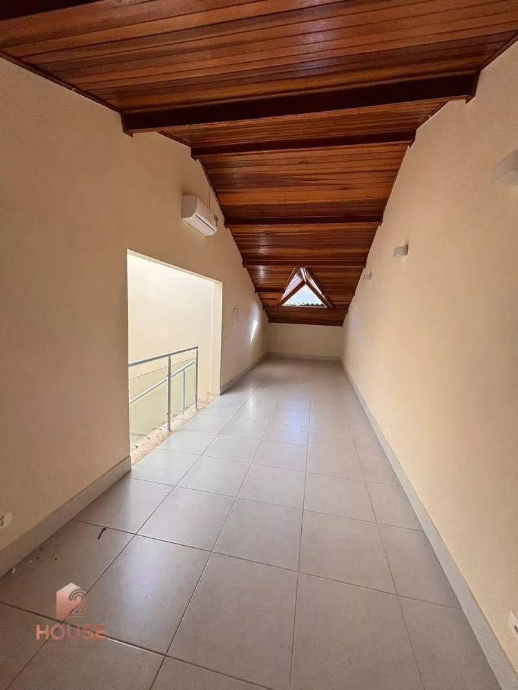 Casa de Condomínio à venda com 3 quartos, 400m² - Foto 2