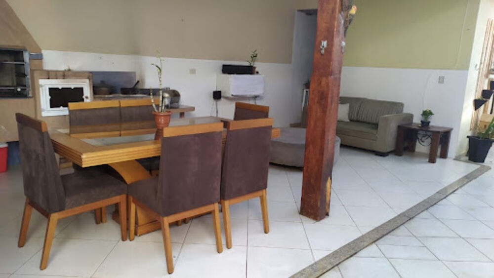 Casa de Condomínio à venda com 3 quartos, 192m² - Foto 1