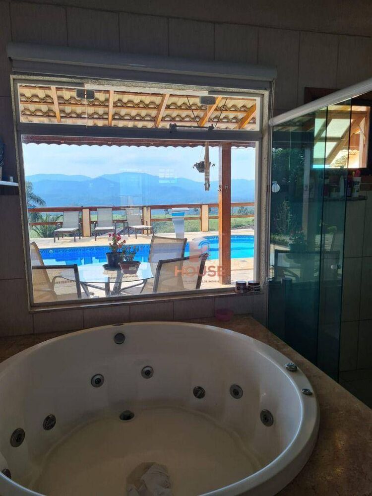 Chácara, 4 quartos, 1400 m² - Foto 1