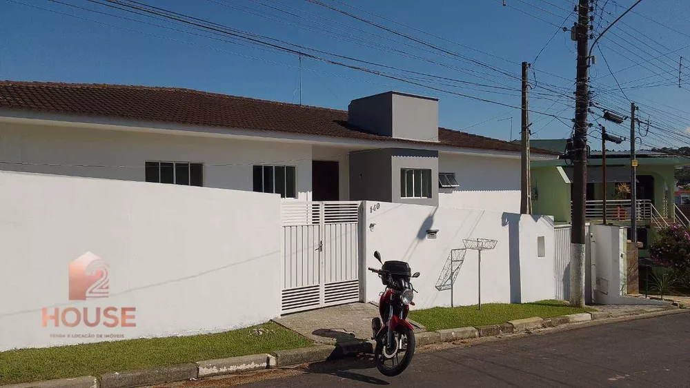 Casa de Condomínio à venda com 4 quartos, 235m² - Foto 1