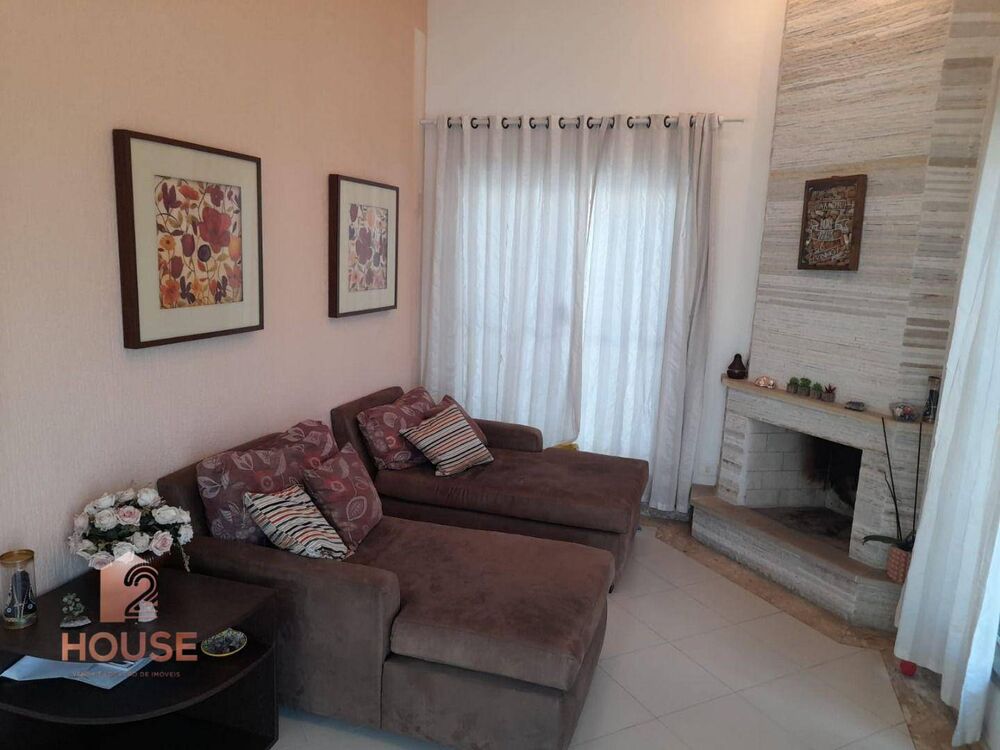 Casa de Condomínio à venda com 4 quartos, 269m² - Foto 1