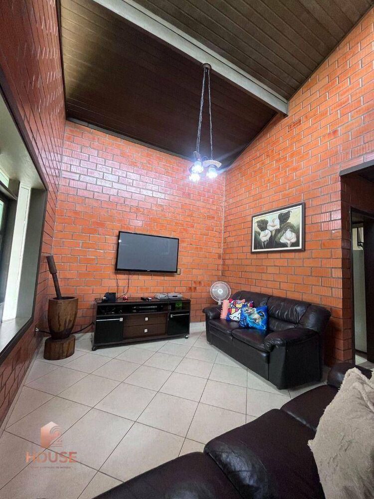 Chácara, 3 quartos, 2175 m² - Foto 8