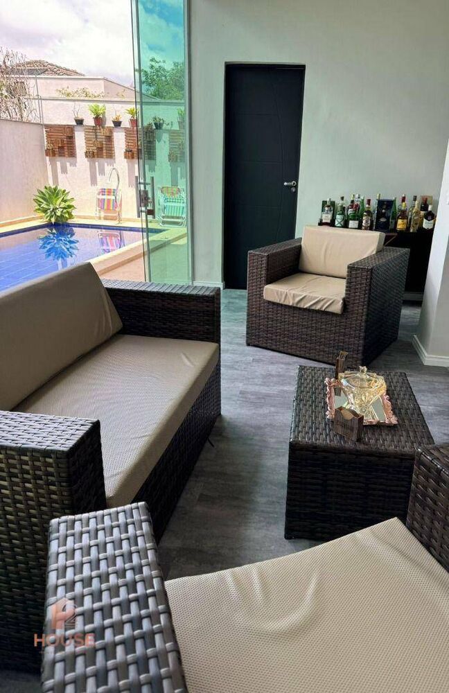 Casa de Condomínio à venda com 3 quartos, 290m² - Foto 4