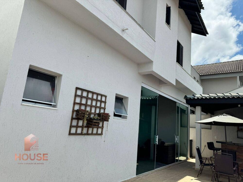 Casa de Condomínio à venda com 3 quartos, 290m² - Foto 3