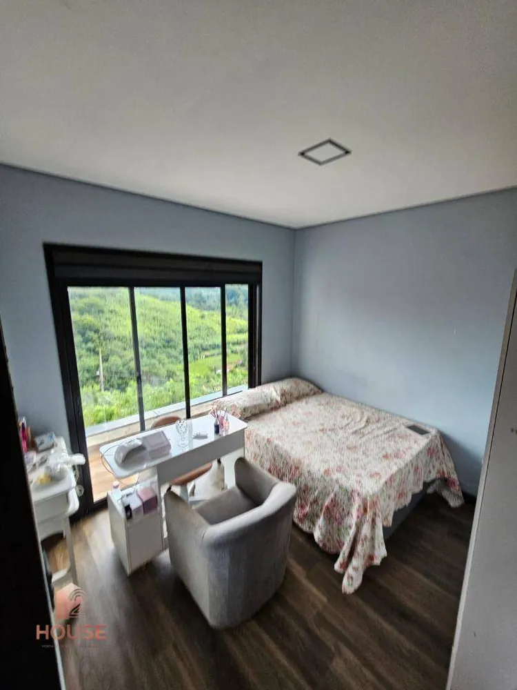 Casa, 5 quartos, 180 m² - Foto 3