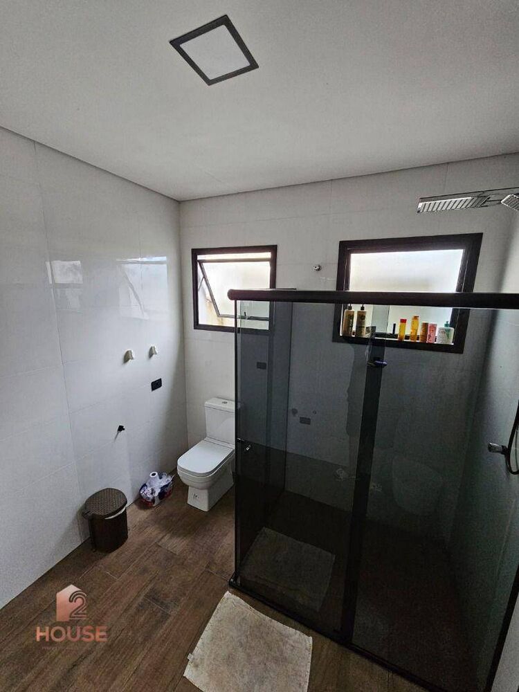 Casa à venda com 5 quartos, 180m² - Foto 2