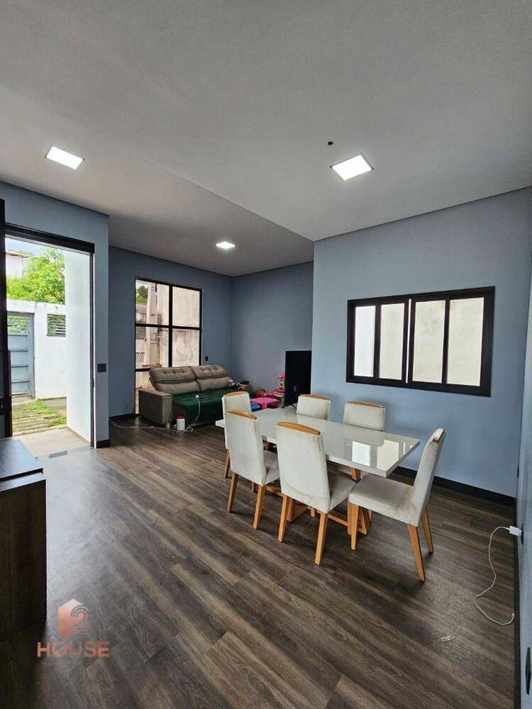 Casa à venda com 5 quartos, 180m² - Foto 4