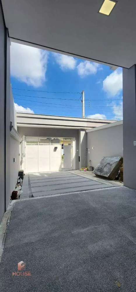 Casa à venda com 3 quartos, 190m² - Foto 2