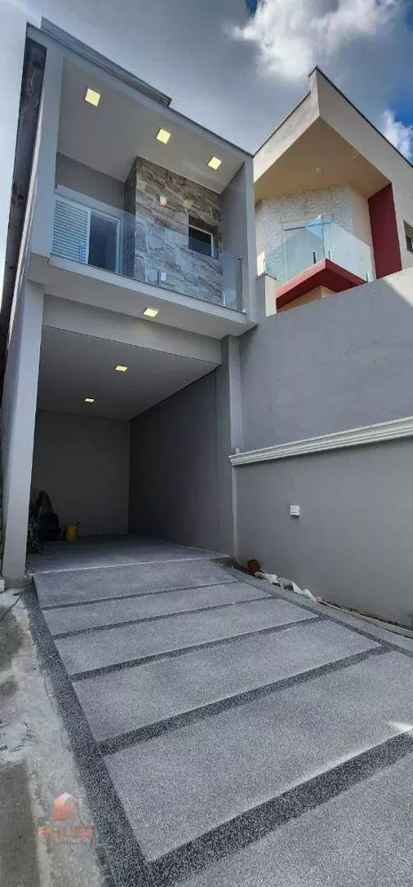 Casa à venda com 3 quartos, 190m² - Foto 1