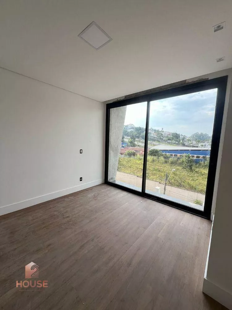 Casa de Condomínio à venda com 4 quartos, 350m² - Foto 3