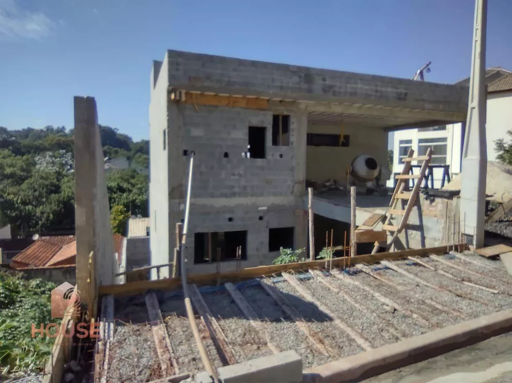 Casa de Condomínio à venda com 3 quartos, 273m² - Foto 3