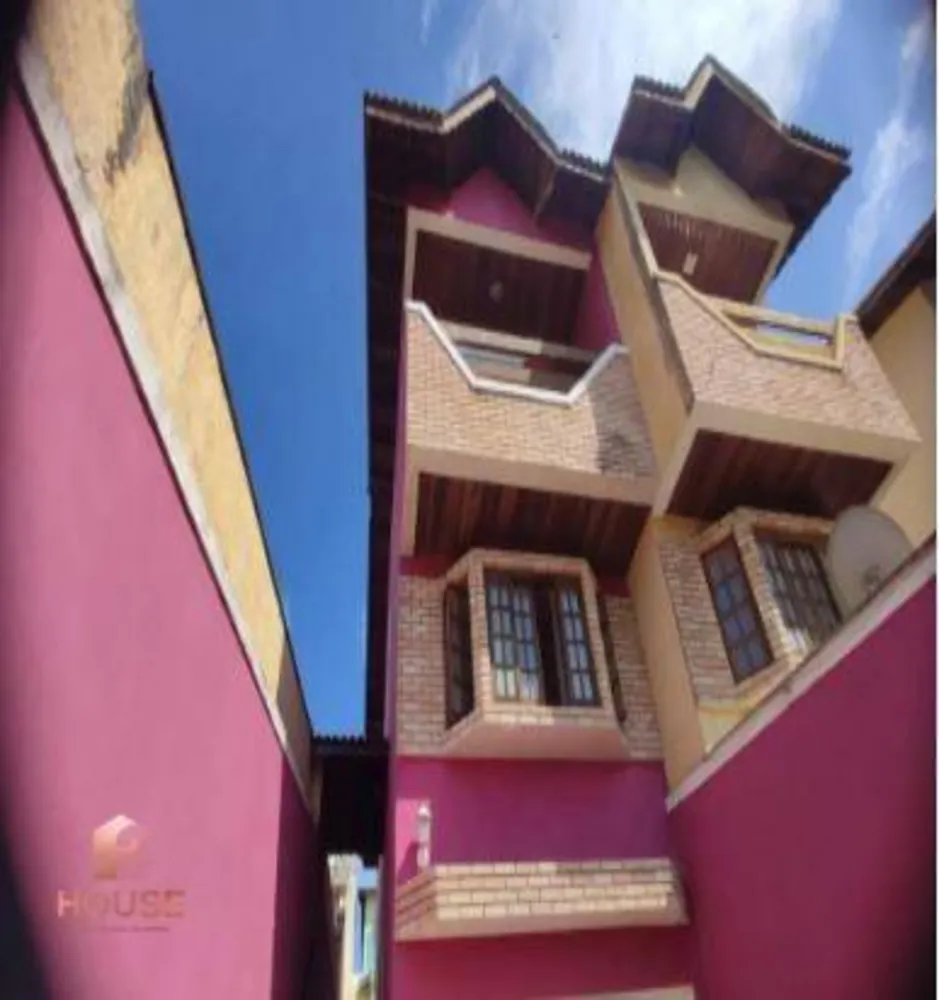Casa, 3 quartos, 222 m² - Foto 2