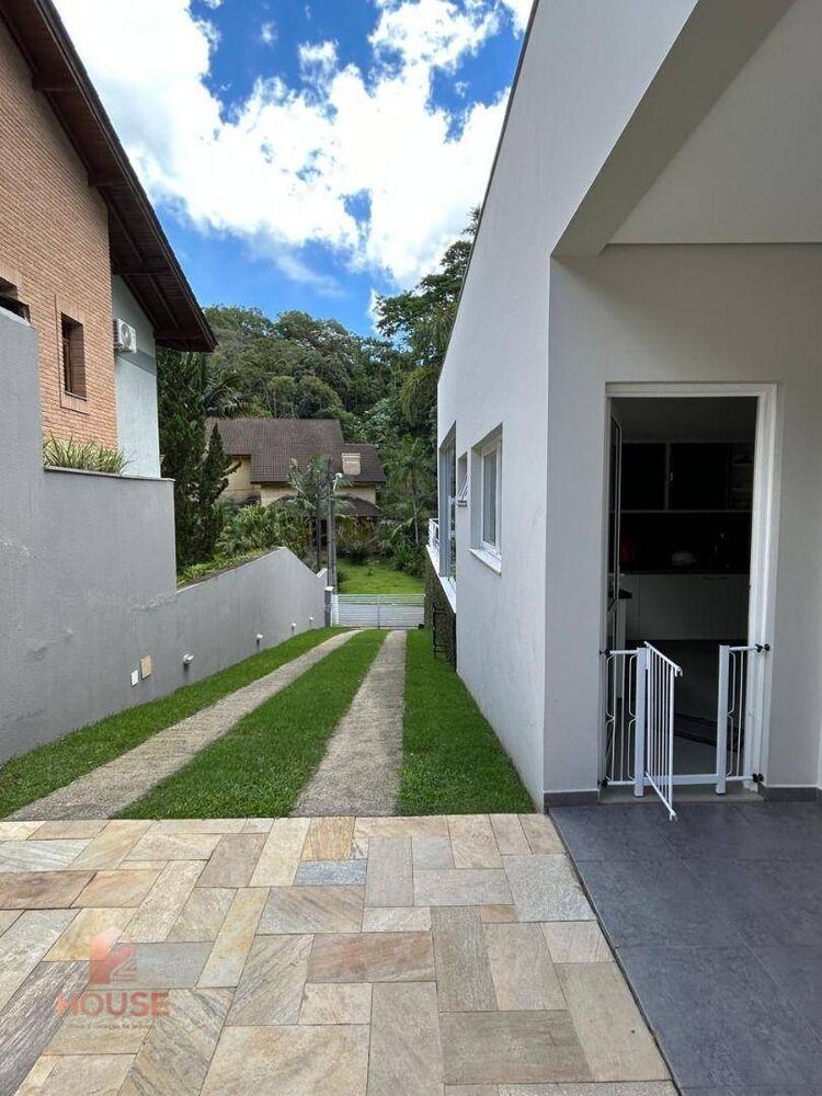 Casa de Condomínio à venda com 4 quartos, 500m² - Foto 1