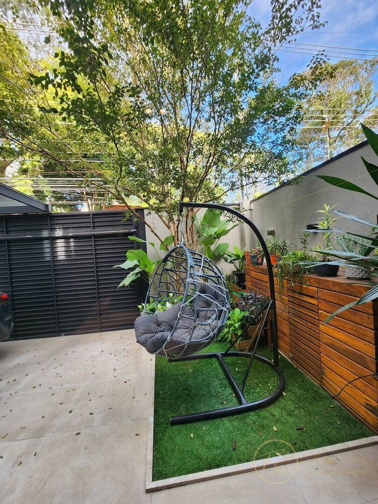 Casa, 4 quartos, 247 m² - Foto 1