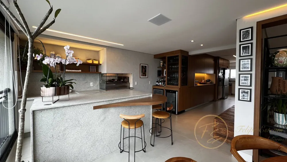 Apartamento, 3 quartos, 223 m² - Foto 1