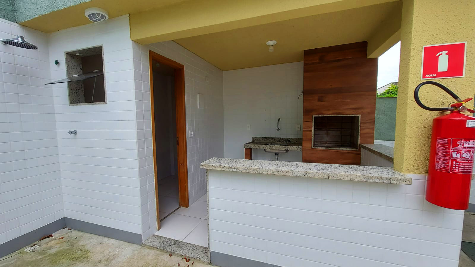 Apartamento à venda com 2 quartos, 70m² - Foto 2