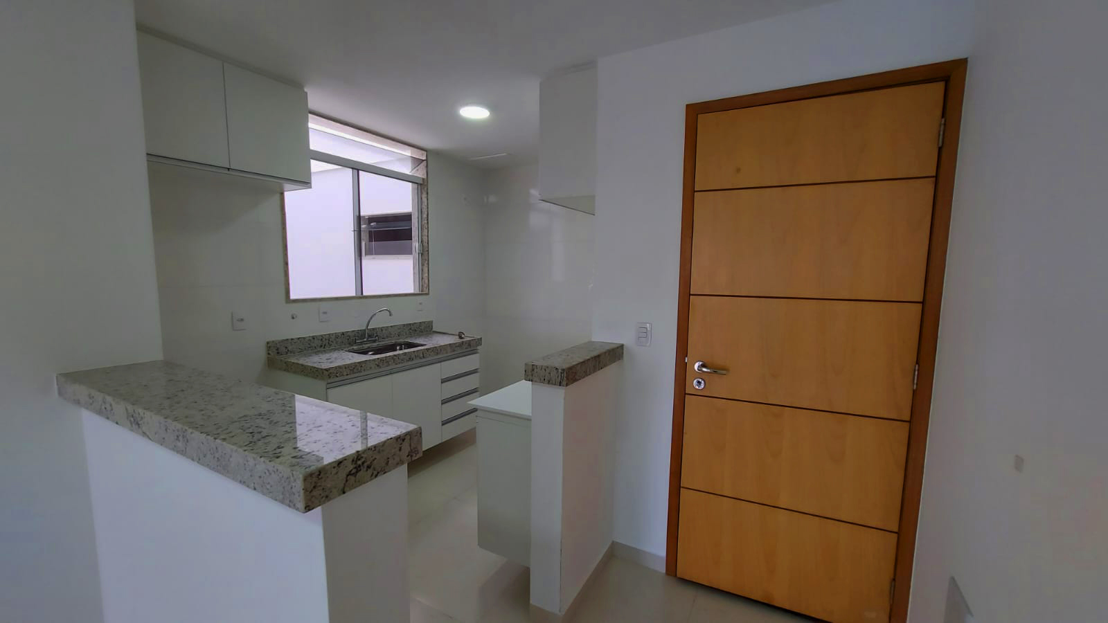 Apartamento à venda com 2 quartos, 70m² - Foto 15