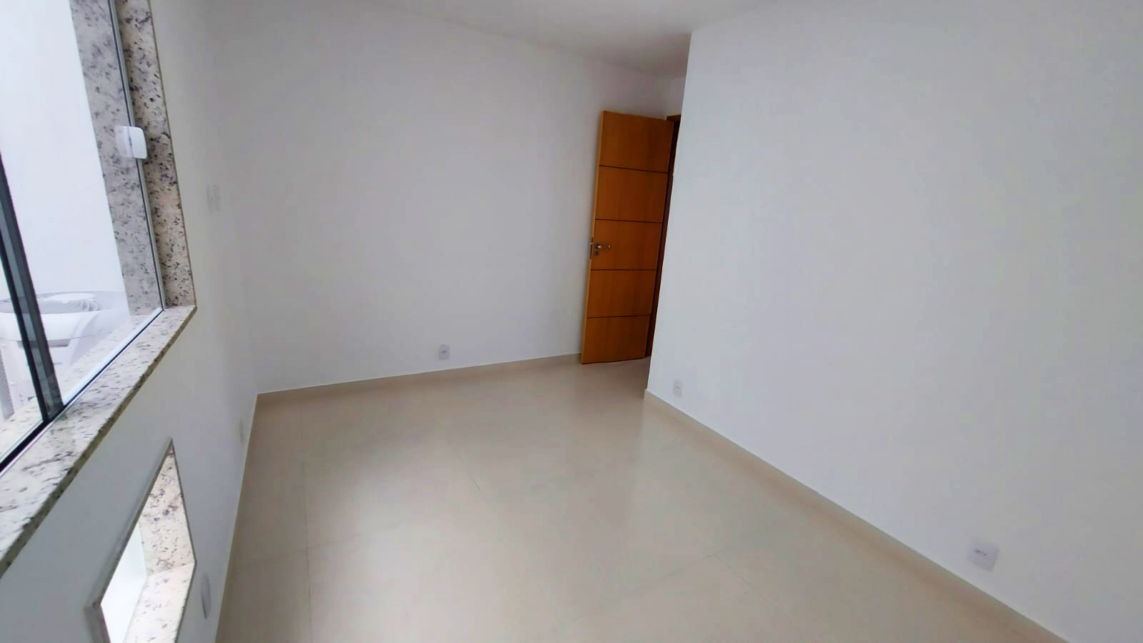 Apartamento à venda com 2 quartos, 70m² - Foto 3