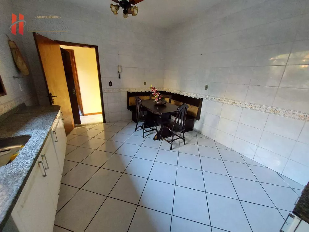 Casa, 5 quartos, 225 m² - Foto 31