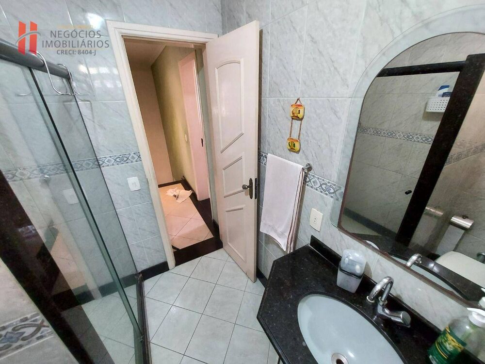 Casa à venda com 3 quartos, 224m² - Foto 3