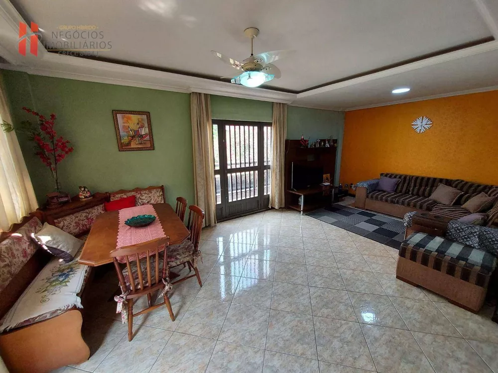 Casa, 3 quartos, 224 m² - Foto 2