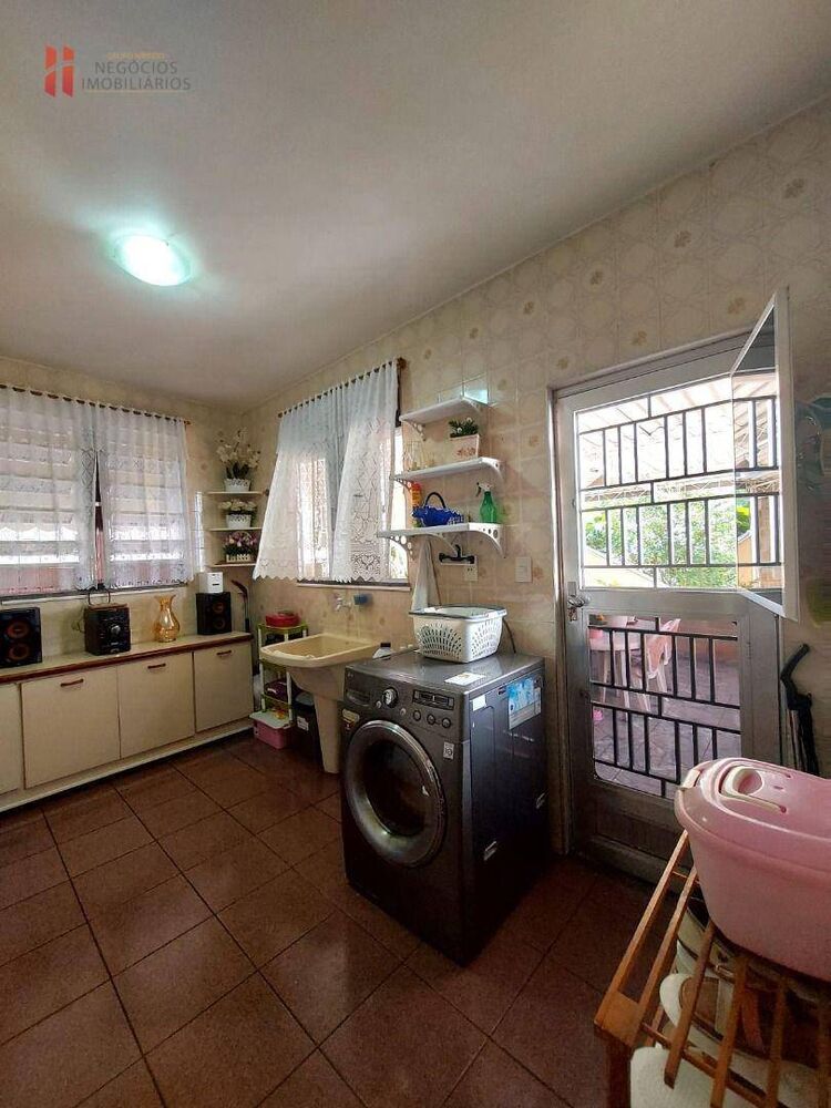 Casa à venda com 3 quartos, 350m² - Foto 5