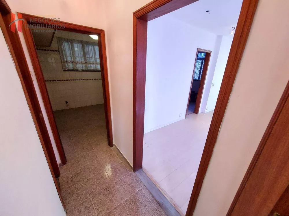 Casa à venda com 5 quartos, 300m² - Foto 5