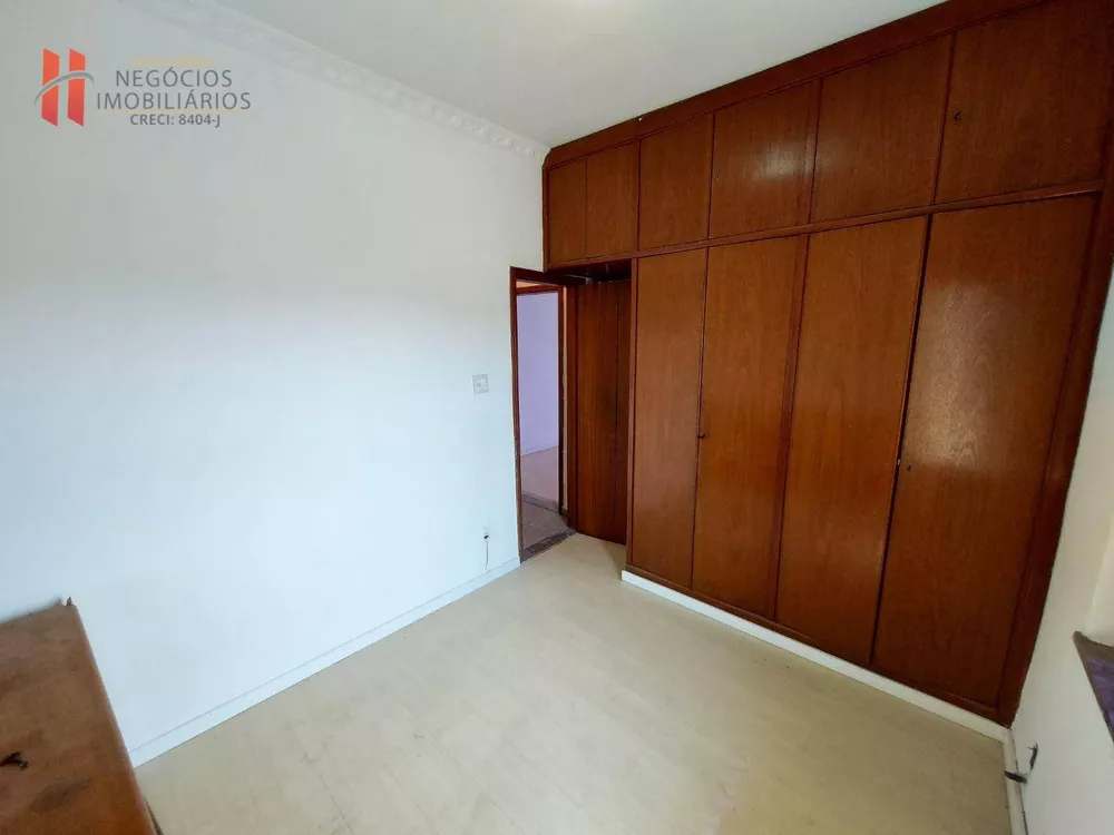 Casa à venda com 5 quartos, 300m² - Foto 9