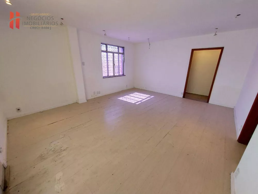 Casa à venda com 5 quartos, 300m² - Foto 3