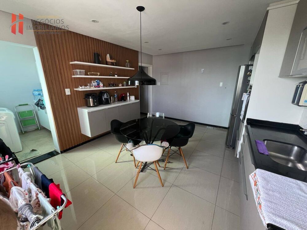 Casa de Condomínio à venda com 4 quartos, 400m² - Foto 2