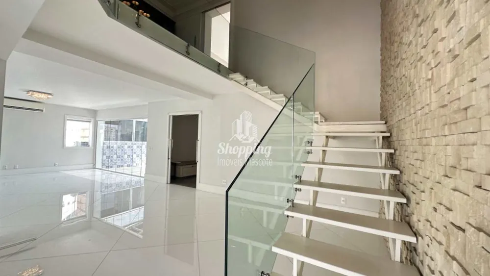 Apartamento, 3 quartos, 250 m² - Foto 1