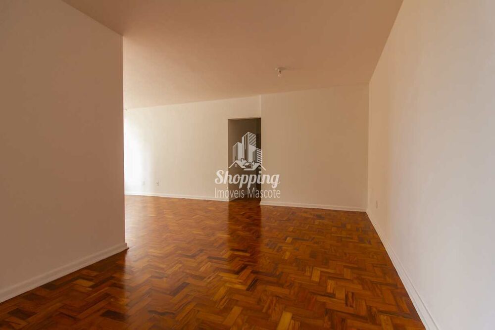 Apartamento à venda com 3 quartos, 117m² - Foto 2