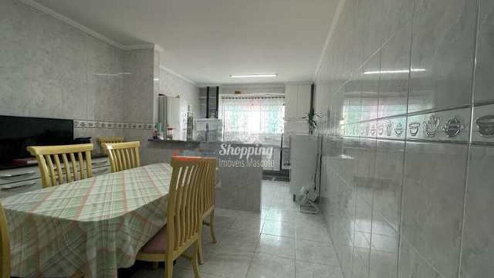 Sobrado à venda com 3 quartos, 240m² - Foto 2