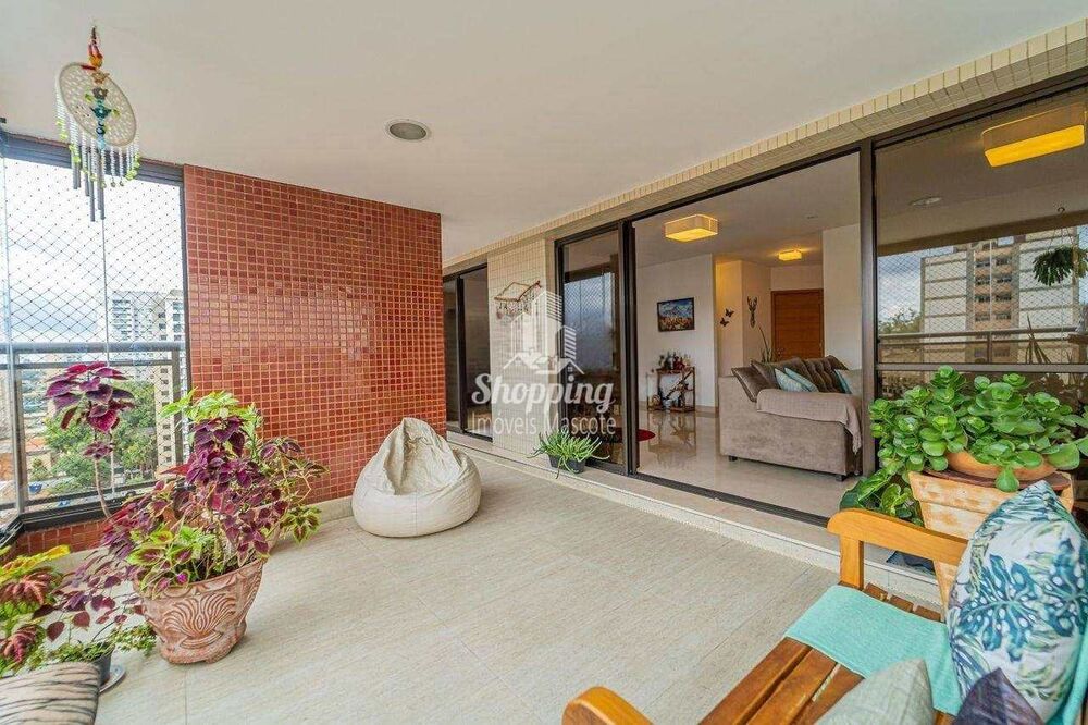 Apartamento à venda com 4 quartos, 208m² - Foto 1