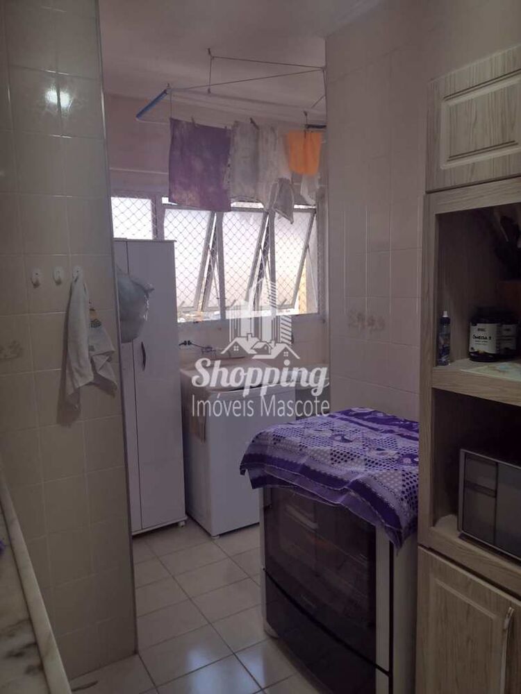 Apartamento à venda com 2 quartos, 70m² - Foto 2