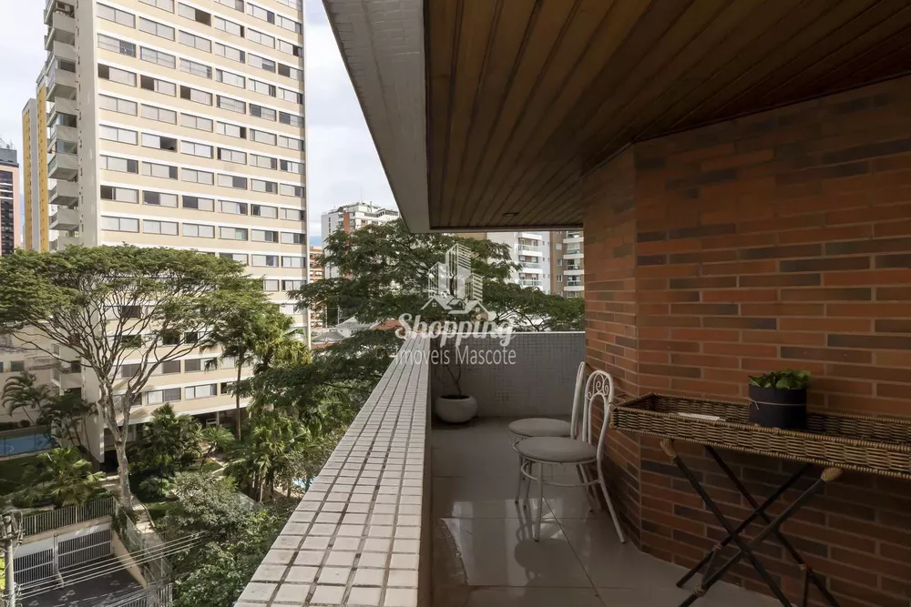 Apartamento à venda com 4 quartos, 200m² - Foto 11