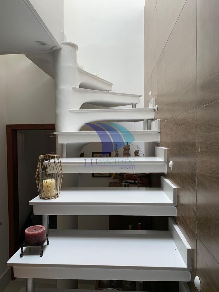 Casa à venda e aluguel com 3 quartos, 350m² - Foto 2