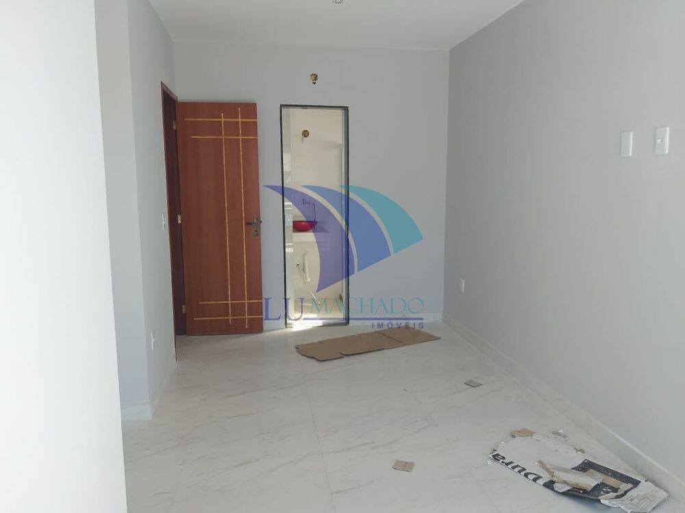 Casa à venda com 2 quartos, 80m² - Foto 2