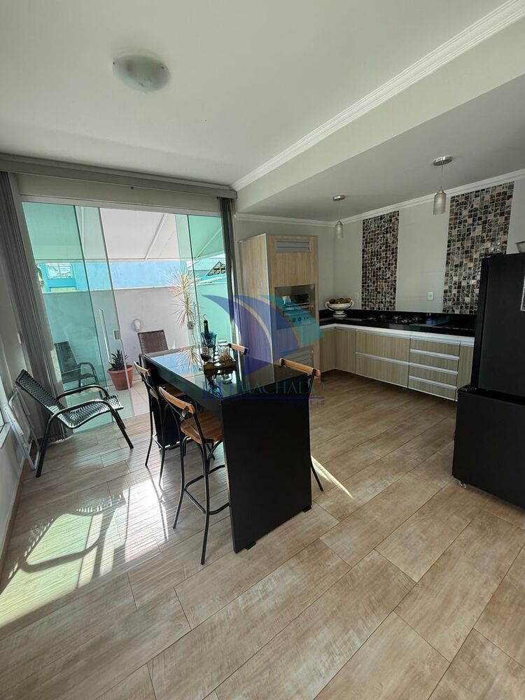Casa à venda e aluguel com 3 quartos, 140m² - Foto 8