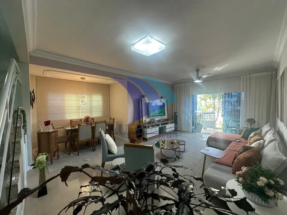 Casa, 4 quartos, 225 m² - Foto 1
