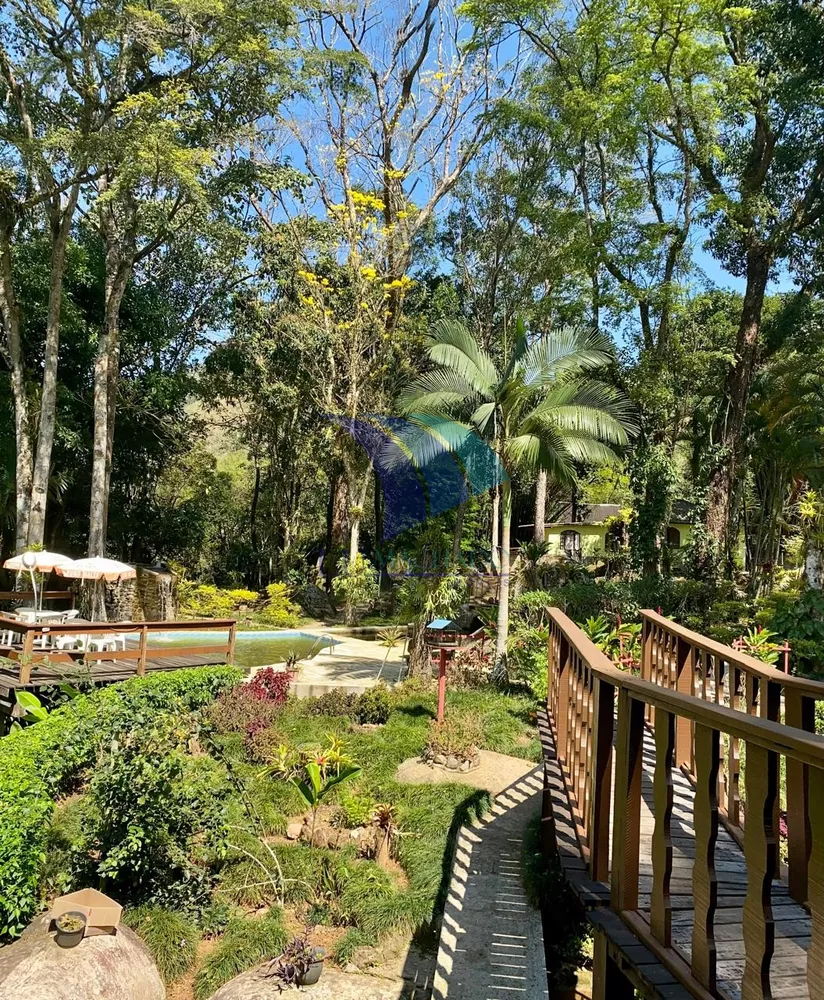 Casa, 4 quartos, 240 m² - Foto 1