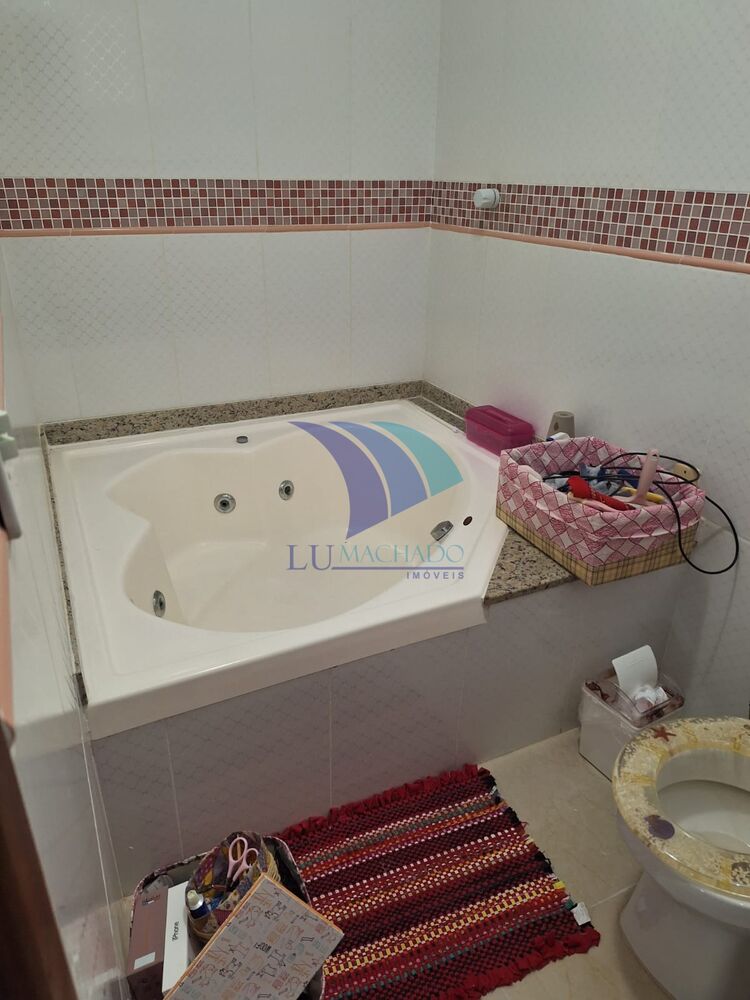 Casa à venda e aluguel com 5 quartos, 177m² - Foto 4