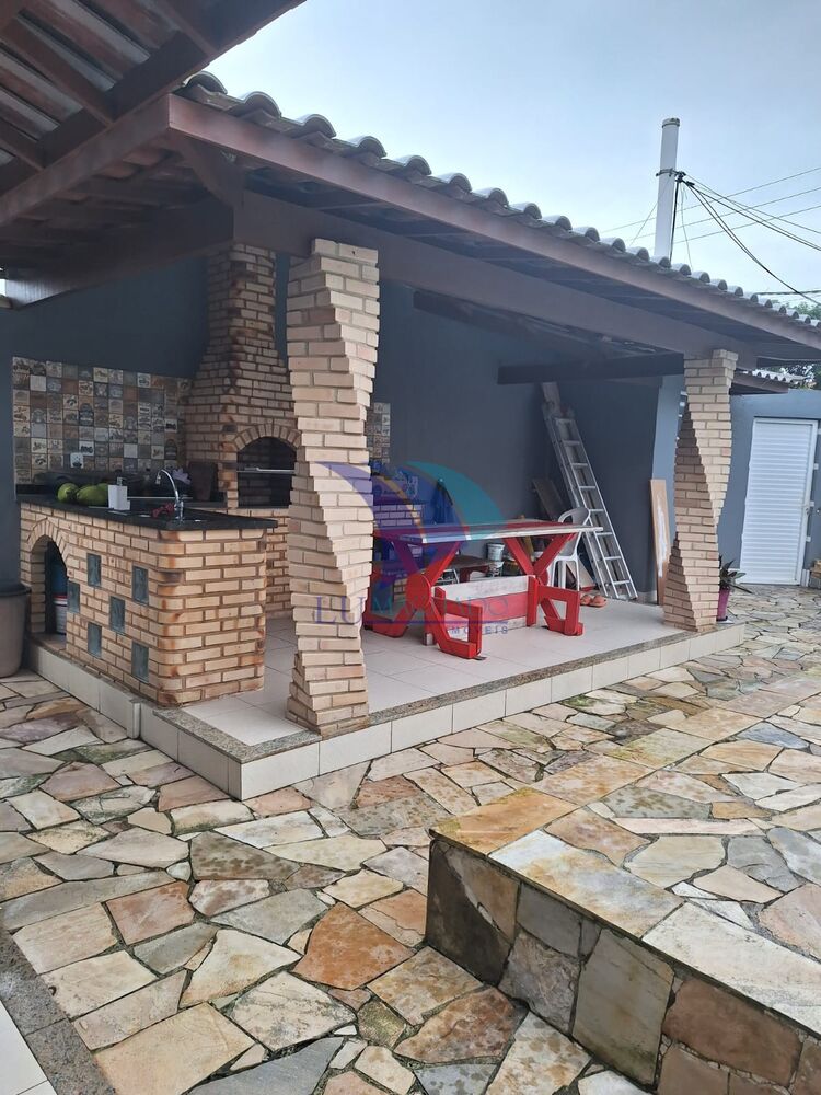 Casa à venda e aluguel com 5 quartos, 177m² - Foto 2