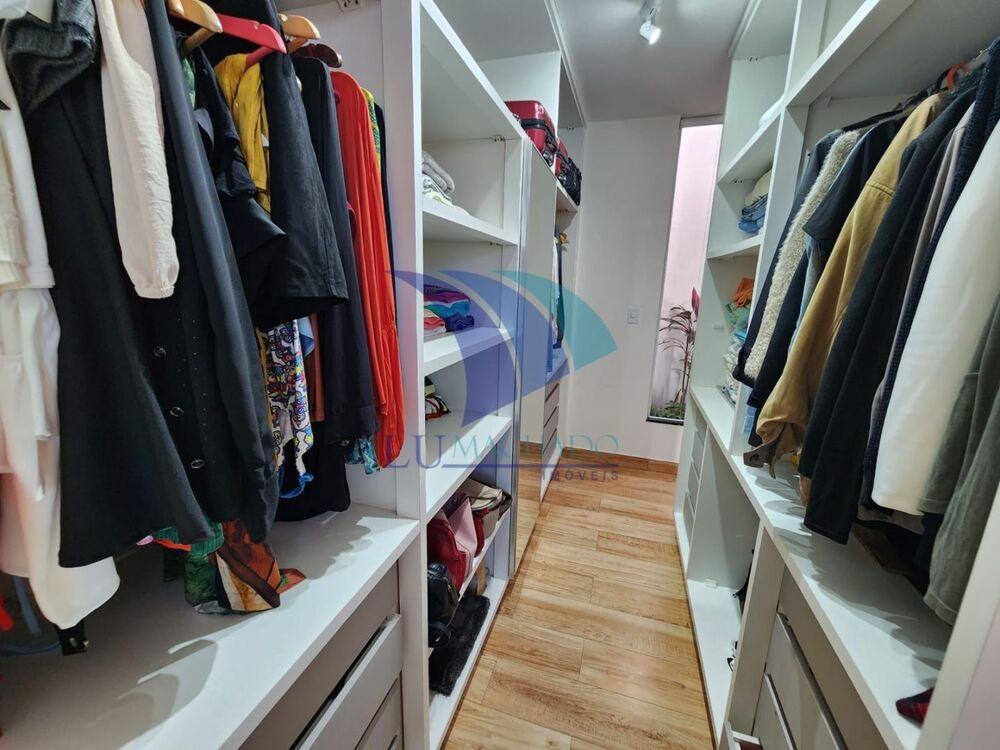 Casa à venda e aluguel com 4 quartos, 209m² - Foto 12