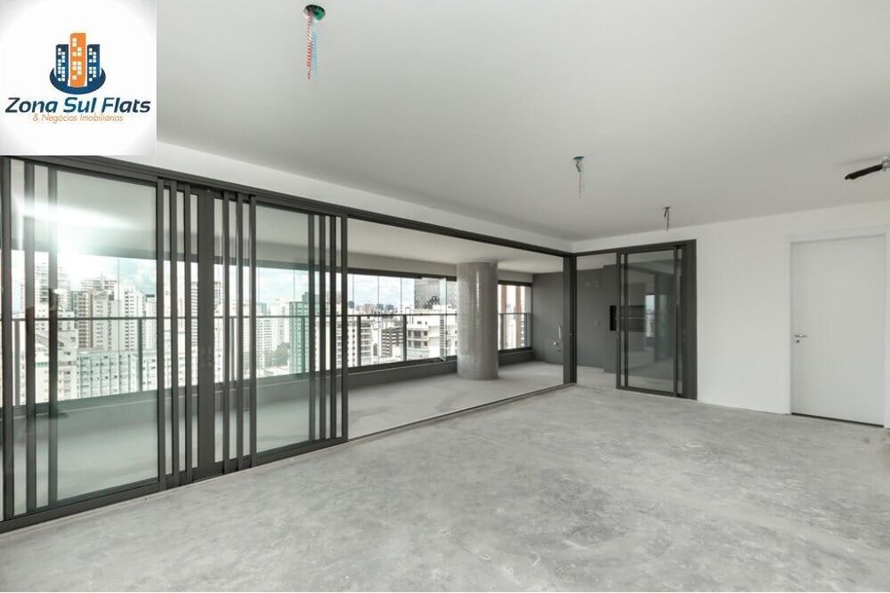 Apartamento à venda com 4 quartos, 211m² - Foto 1