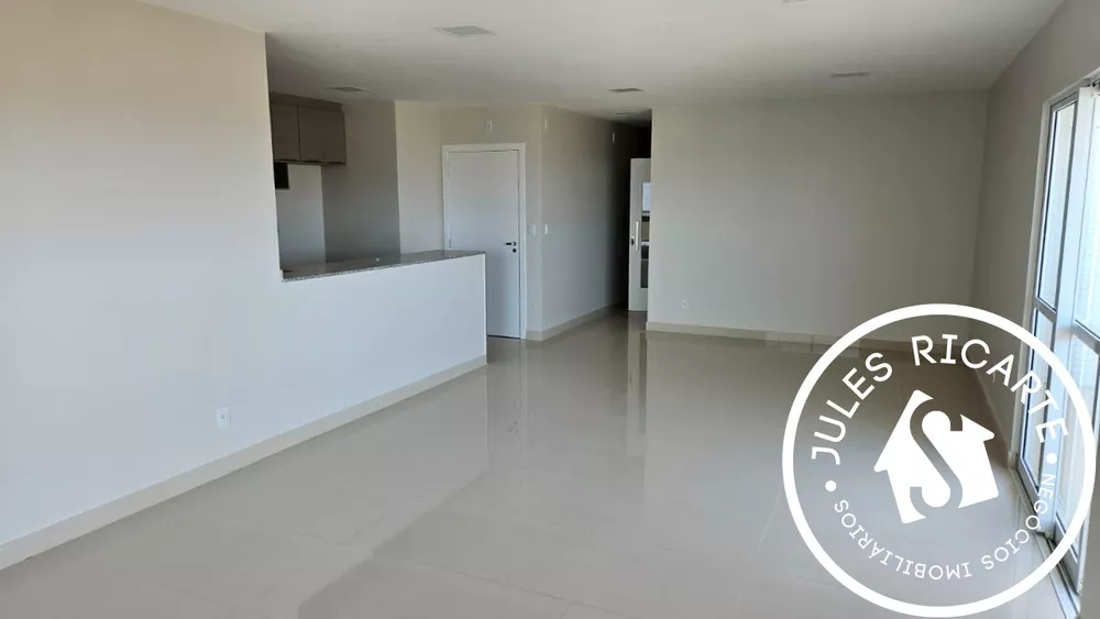 Apartamento à venda com 3 quartos, 154m² - Foto 2