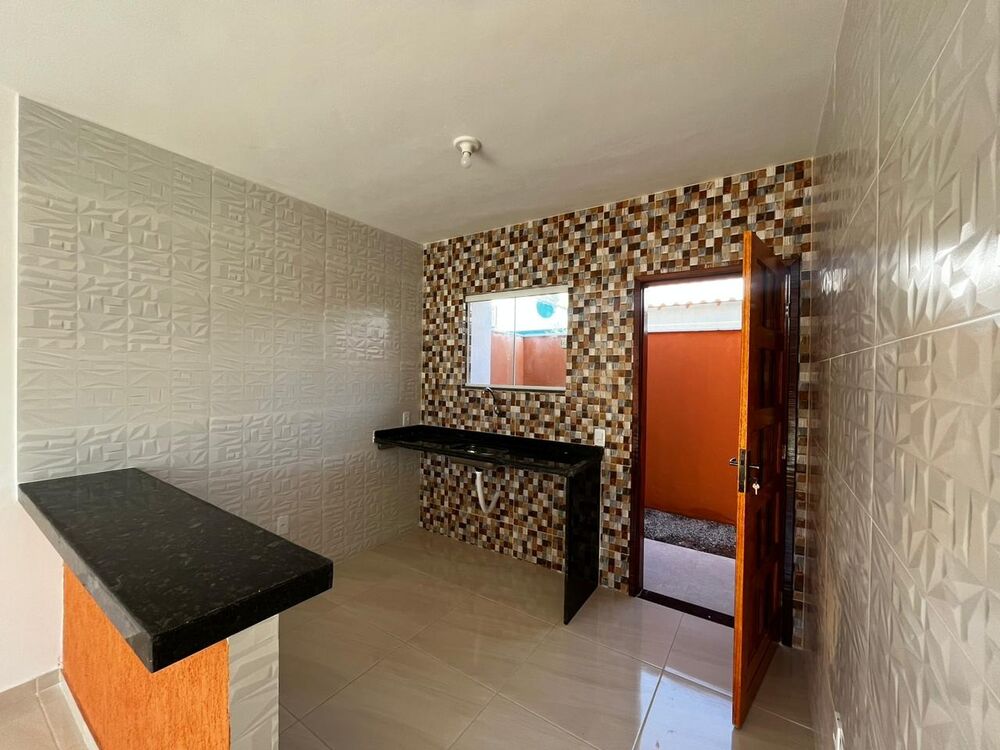 Casa à venda com 2 quartos, 120m² - Foto 1