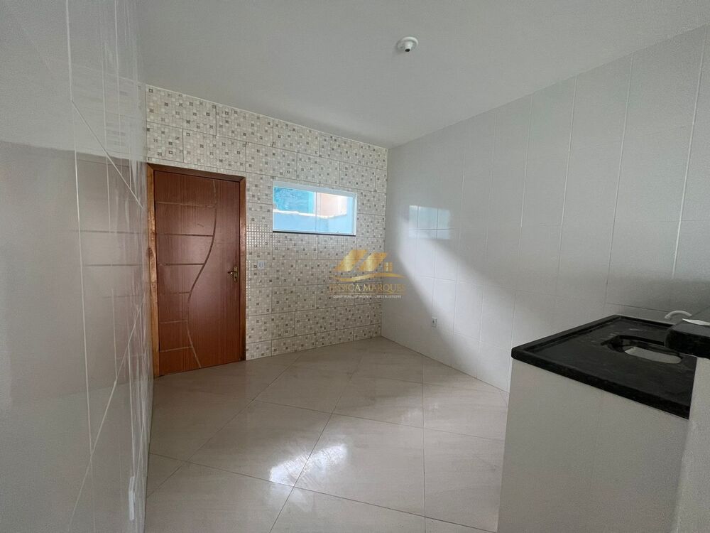 Casa à venda com 2 quartos, 130m² - Foto 1