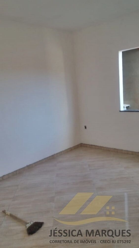Casa à venda com 2 quartos, 120m² - Foto 1