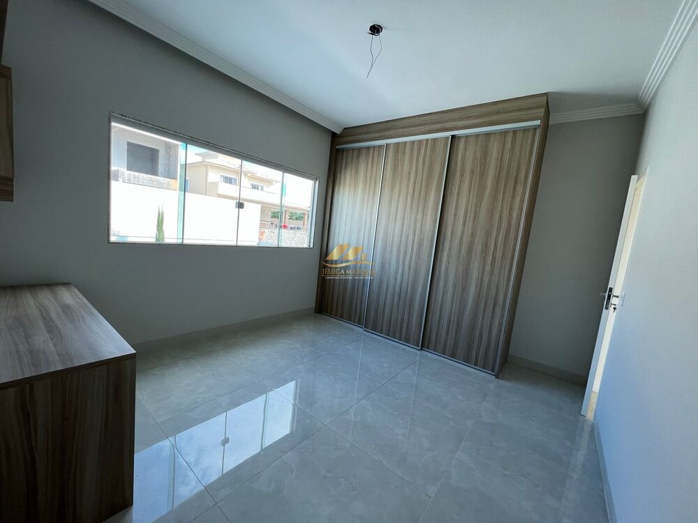 Casa à venda com 5 quartos, 291m² - Foto 4